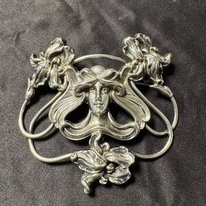 Art Nouveau Silver Brooch with Floral Design
